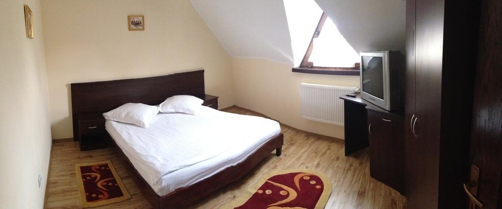 Pensiunea Diana Hotel Fagaras Luaran gambar
